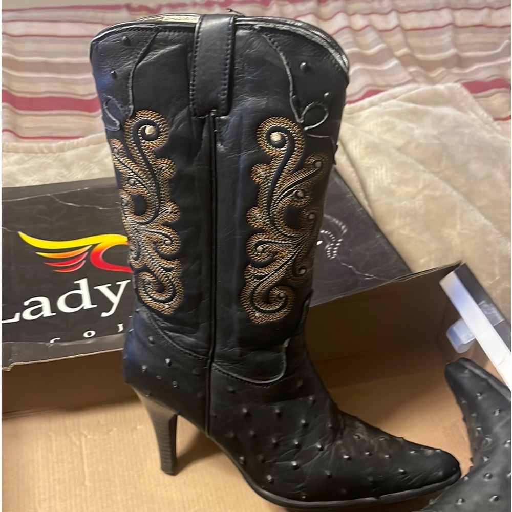 Boots In Excellent Condition Put On Once To A Rod… - image 2